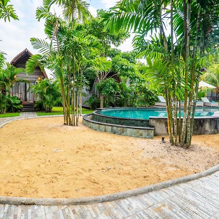 Lumbung Bukit Resort Uluwatu Exterior photo