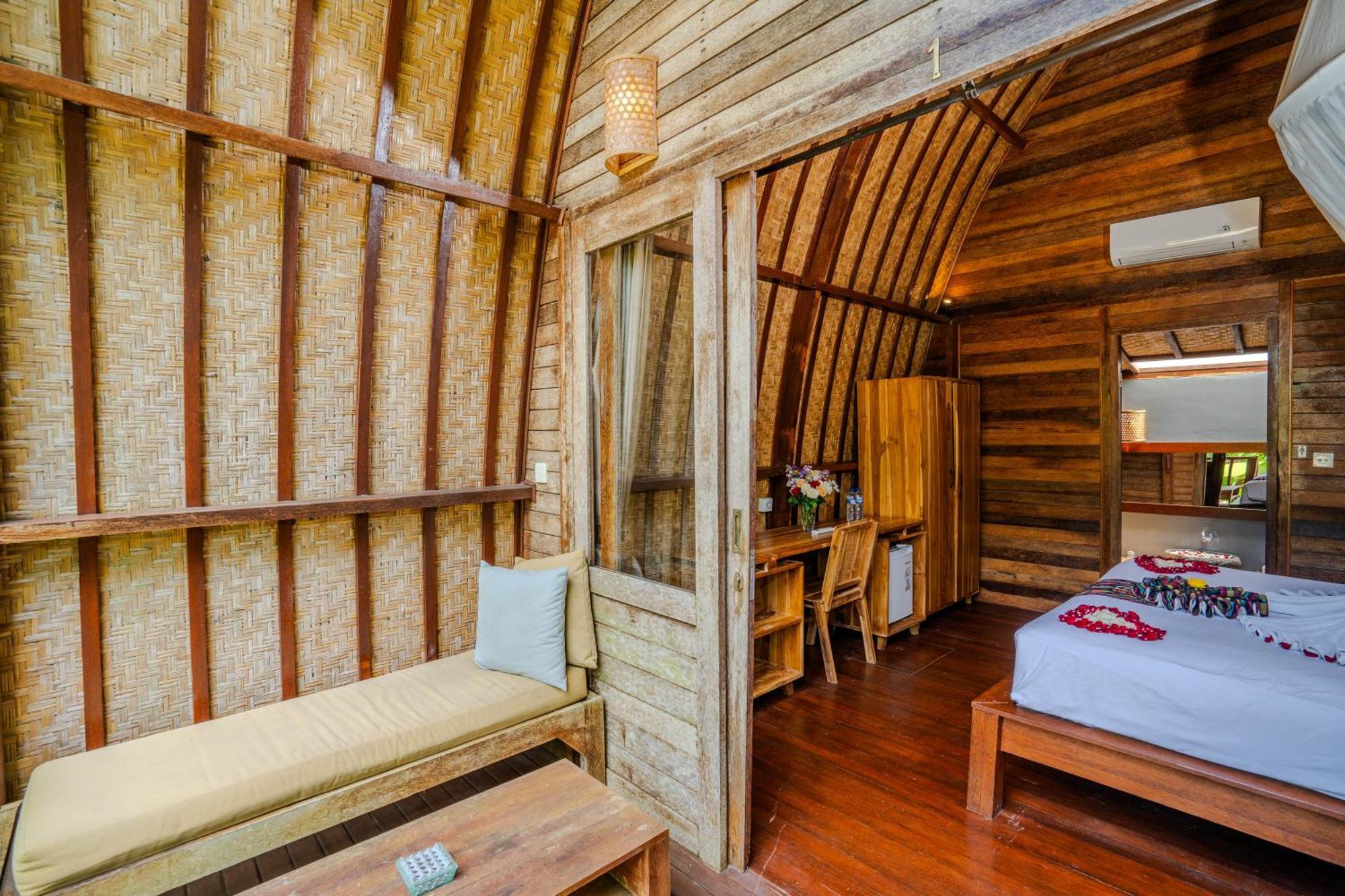 Lumbung Bukit Resort Uluwatu Exterior photo